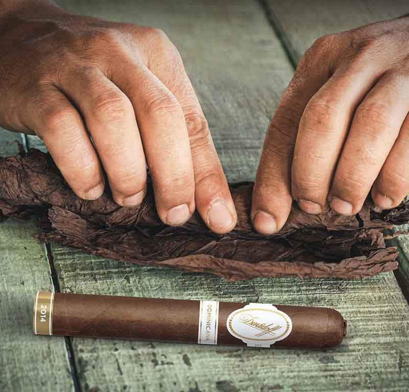 Cigar Davidoff tinh tế từ thiết kế đến hương vị